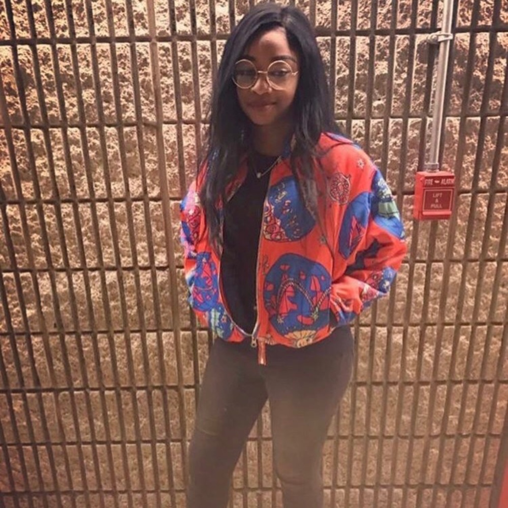 Meet your Posher, Akili